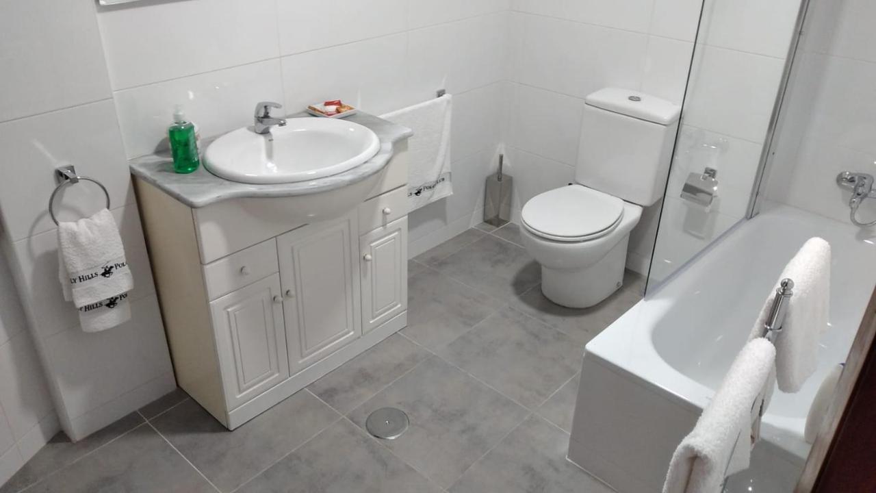 דירות Piso En Centro Urbano De Puentedeume Con Terraza מראה חיצוני תמונה